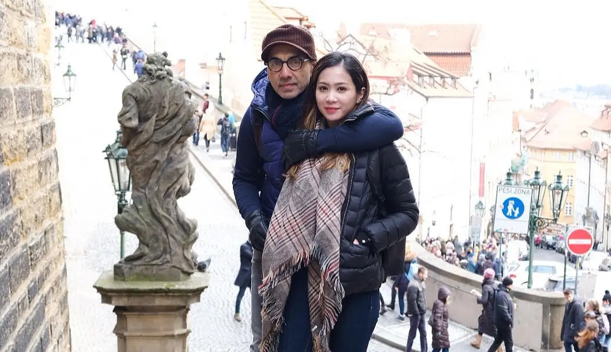 Bunga Zainal merupakan salah satu selebriti Indonesia yang sangat tertutup untuk urusan asmara. Namun belakangan ini, wanita berwajah cantik ini sudah mulai terbuka tentang asmaranya dengan seorang pria. (Foto: instagram.com/bungazainal05)