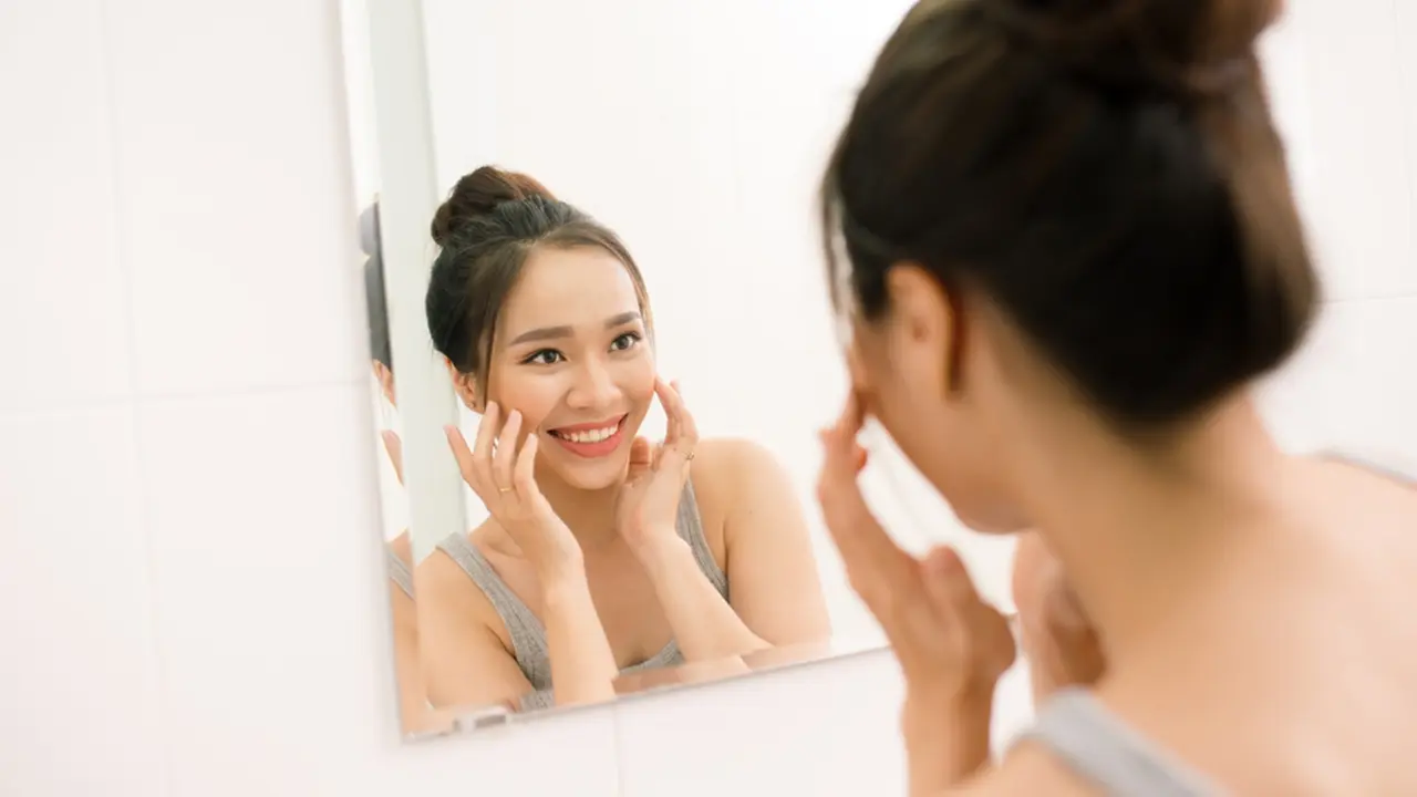 5 Cara Jaga Kulit Tetap Cantik Seiring Bertambahnya Usia, Bye Kering dan Kusam