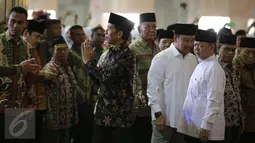 Presiden Joko Widodo saat tiba di Masjid Istiqlal jelang Deklarasi Hari Santri Nasional, Jakarta, Kamis (22/10/2015). Jokowi menetapkan 22 Oktober sebagai Hari Santri Nasional. (Liputan6.com/Faizal Fanani)