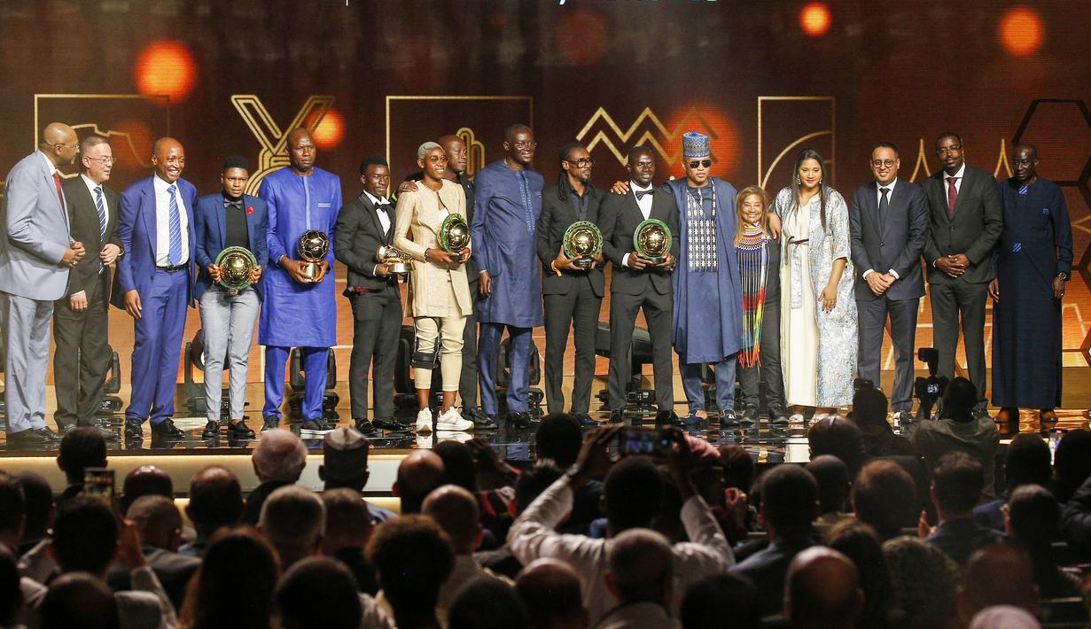 Bagi Sadio Mane, ini adalah untuk kali kedua secara beruntun meraih trofi Pemain Terbaik Afrika 2022. Sebelumnya, dia meraih penghargaan serupa pada 2019, setelah edisi 2020 dan 2021 ditiadakan akibat pandemi COVID-19. (Photo by AFP)