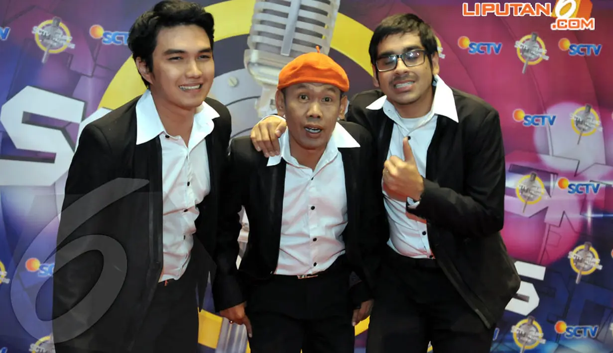Kini selain berakting, Trio Ubur-ubur sudah menelurkan karya di dunia tarik suara berupa single 'Tari Ubur-ubur, 'Munaroh' dan yang terbaru 'Cinta Ditolak'. (Liputan6.com/Panji Diksana)
