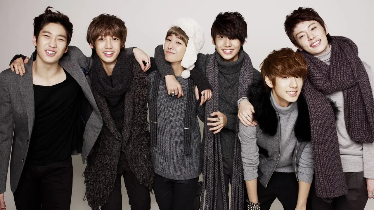Boyfriend Gemparkan Amerika Latin dengan Aksinya