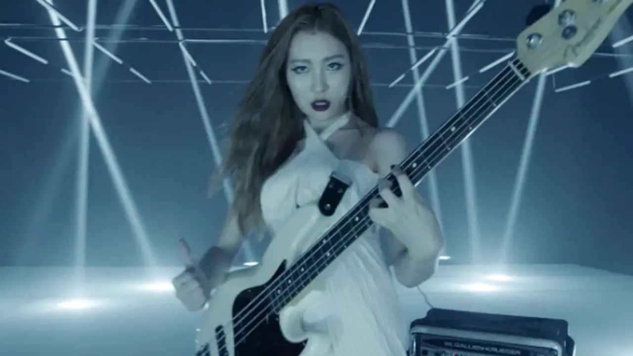 Wonder Girls Goda Fans dengan Aksi Gitaris Seksi