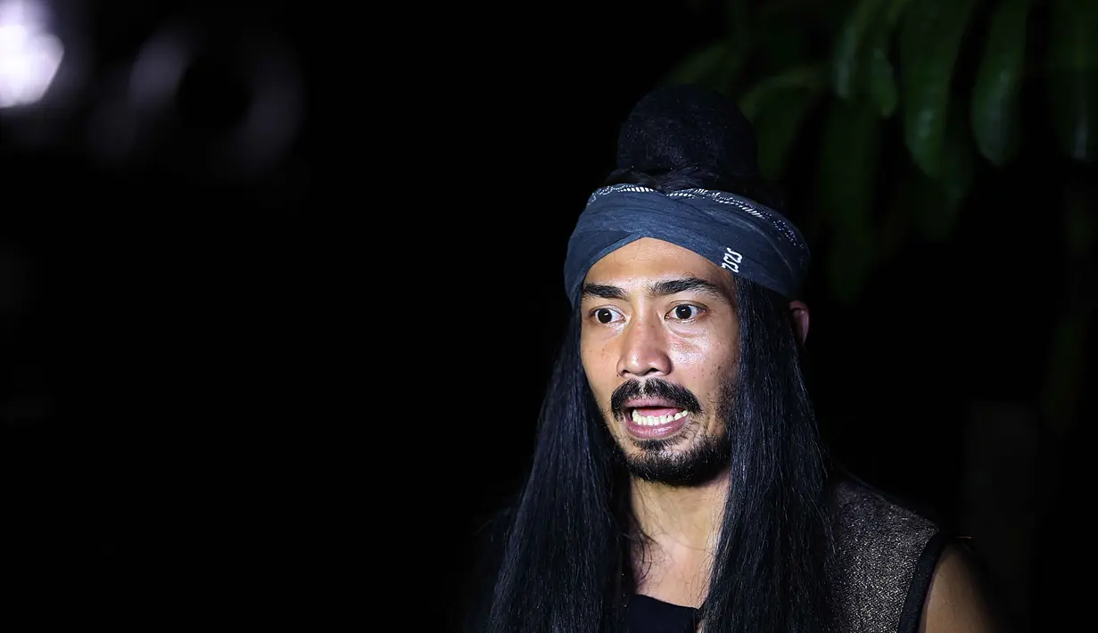 Meski sering menginap di lokasi syuting, ayah dari Marco Armanda Blessio yang berusia dua bulan itu tetap membatasi. Maksimal menginap selama tiga hari di lokasi syuting sinetron terbarunya drama kolosal tersebut. (Nurwahyunan/Bintang.com)