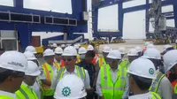 Menteri Perhubungan (Menhub) Budi Karya Sumadi meninjau pembangunan Kuala Tanjung Multipurpose Terminal (KTMT) di Medan, Sumatera Utara (Sumut). Liputan6.com/Bawono yadika