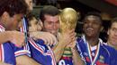 Pemain yang dipanggil Zizou ini sudah mencuat sejak dua tahun sebelumnya dimana ia mampu mempersembahkan dua gol untuk Tim Nasional Prancis pada laga final dan berhasil menjuarai ajang Piala Dunia 1998. (Foto: AFP/Gabriel Bouys)