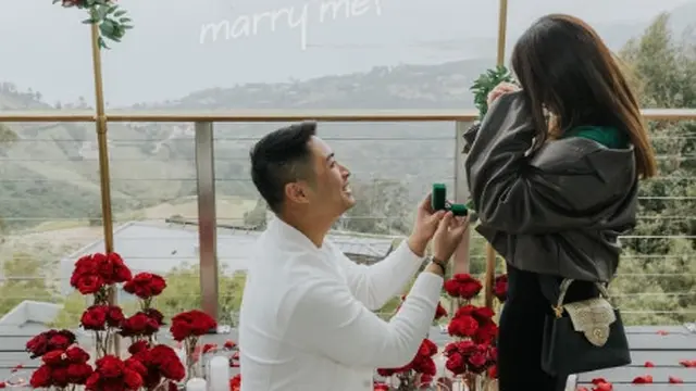 Momen Manis Clarissa Tanoesoedibjo Dilamar Kekasih di Los Angeles