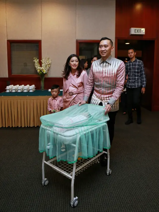 Ibas juga menuturkan bahwa bayi perempuannya tersebut bernama Gayatri Idalia Yudhoyono. Di balik nama indah tersebut ternyata memiliki makna yang sangat luar biasa. (Adrian Putra/Bintang.com)