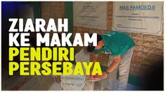 Berita video manajemen Persebaya Surabaya, menyambangi makan pendiri Persebaya, Mas Pamoedji, di Makam Karang Tembok, Surabaya, Sabtu (1/6/2024) siang.