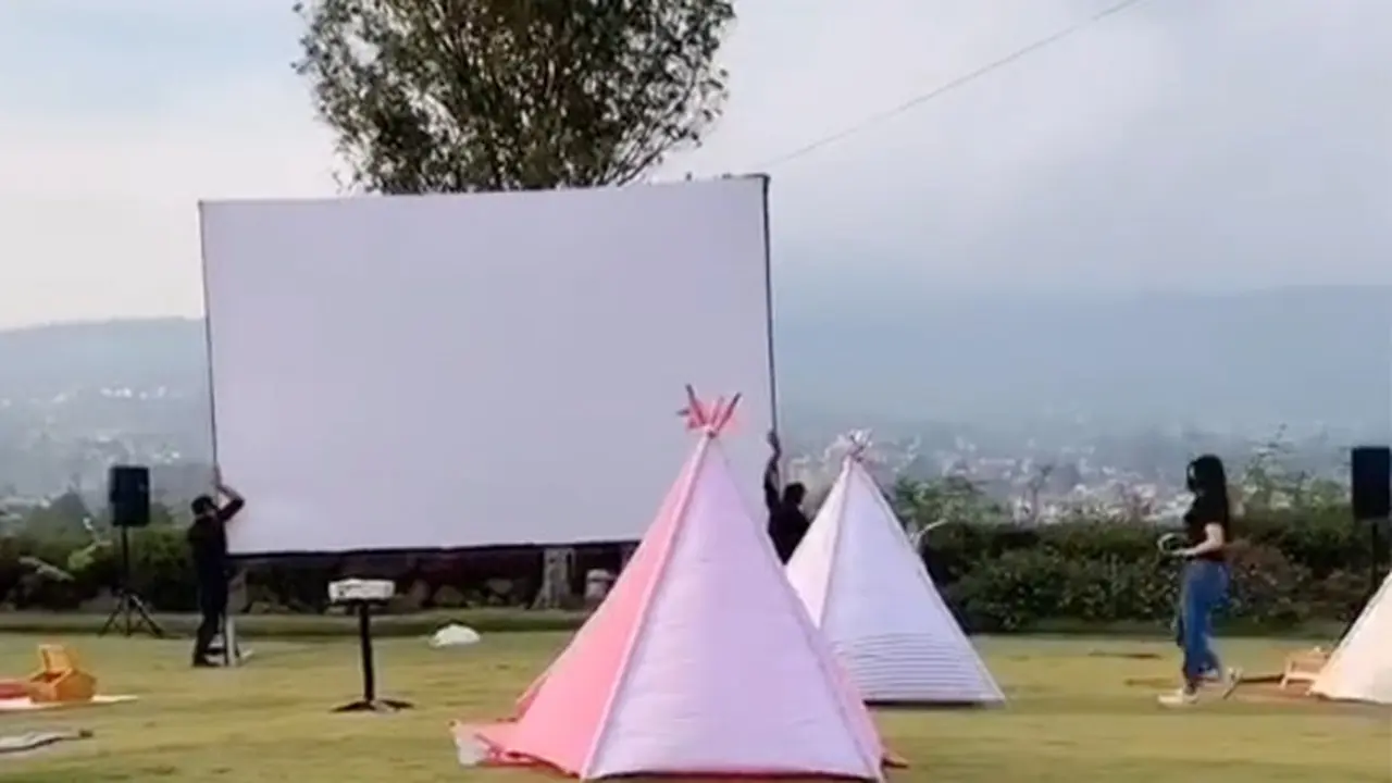 Pengganti Bioskop, Begini Keseruan Nonton Film Bareng di Tengah Pandemi
