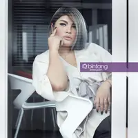 Eksklusif Nania (Wardrobe: @pofeleve, Earrings: @edgy_id, Make Up: @rezyandriati, Fotografer: Bambang E. Ros/Bintang.com, Stylist: Indah Wulansari/Bintang.com, Digital Imaging: Muhammad Iqbal Nurfajri/Bintang.com)