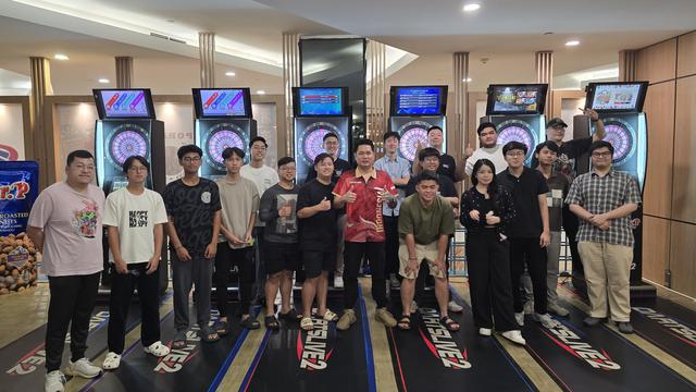 Juara DNC Tirta Suparjo Gelar Coaching Clinic Darts di Senayan