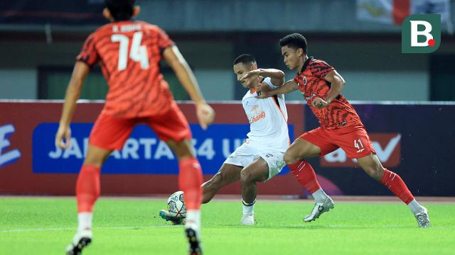 Foto: Aksi Anak Sultan Brunei di Laga Persija Jakarta Vs Ratchaburi FC