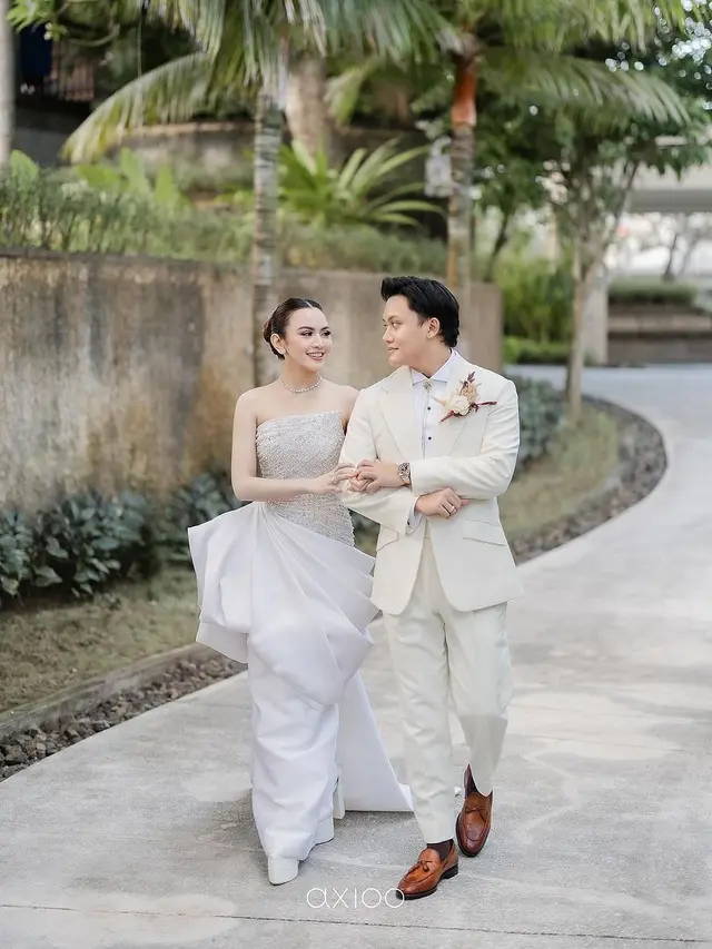 Rizky Febian dan Mahalini di Bali