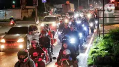 Sejumlah pemudik motor melintasi jalur pantura di Karawang, Jawa Barat, Rabu (19/4/2023). (Liputan6.com/Angga Yuniar)