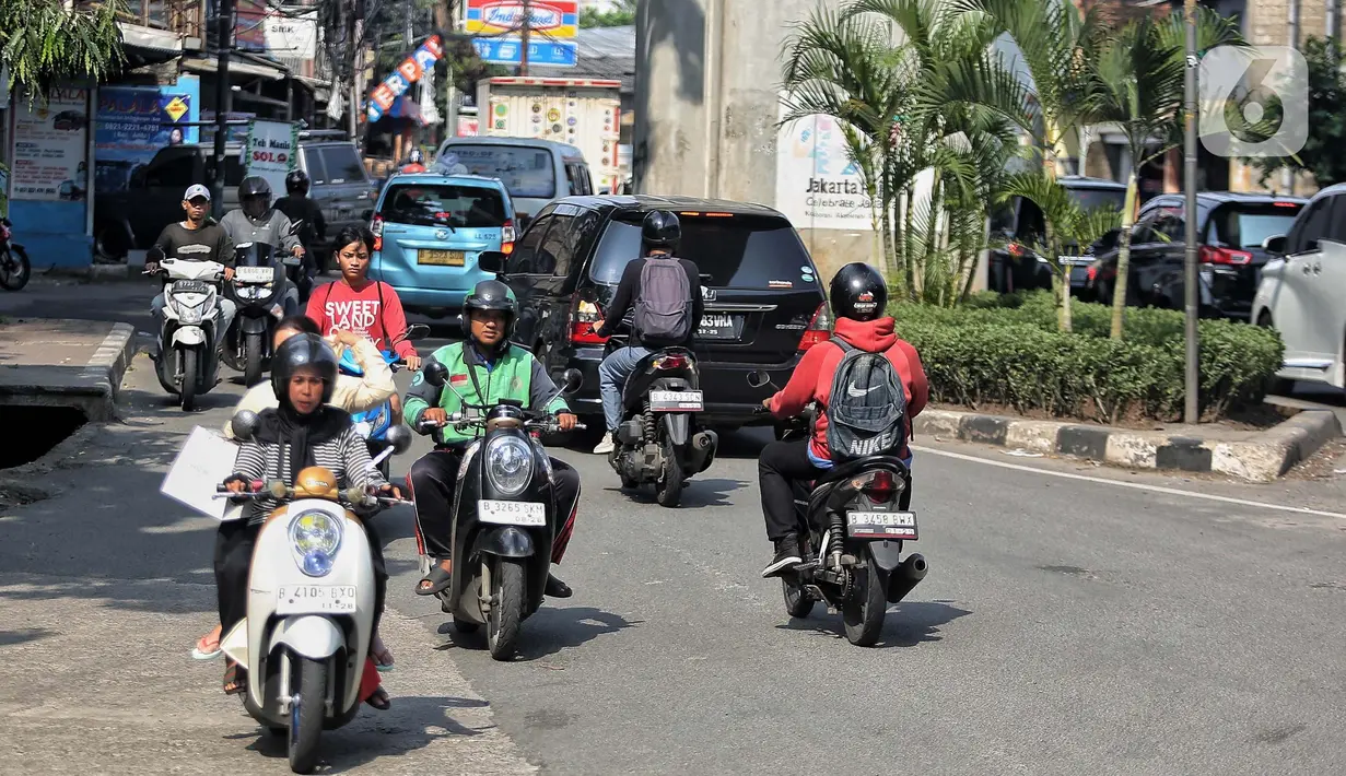 Fenomena melawan arus ini sudah lama menjadi perhatian utama Direktorat Lalu Lintas Polda Metro Jaya. (Liputan6.com/Angga Yuniar)