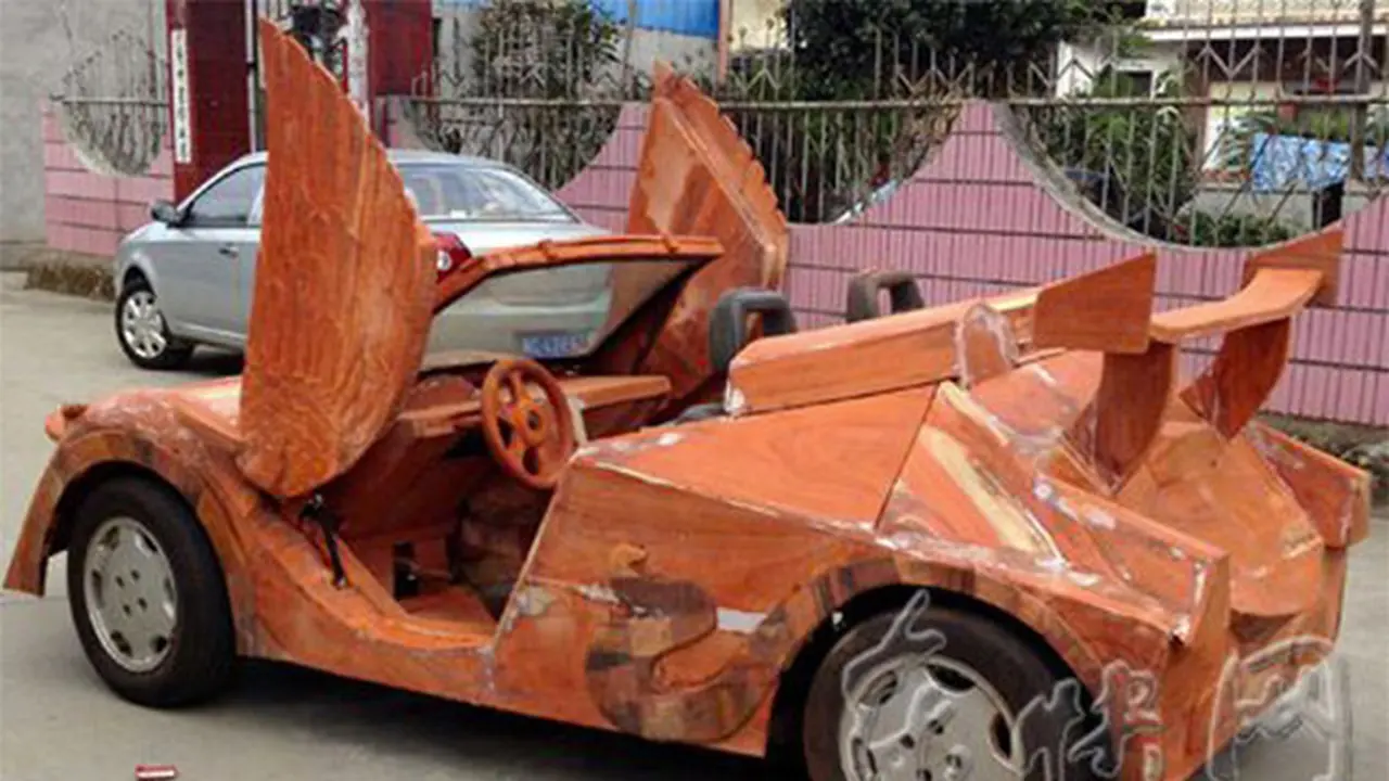 Bikin Mobil Sungguhan dari Kayu? Pengrajin Tiongkok Ini Bisa