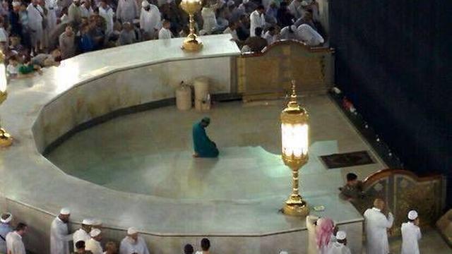 Petugas Kebersihan di Mekah Ini Tolak Hadiah Uang, Namun Minta Hal Tak Terduga