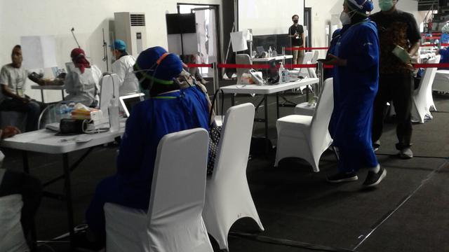 Vaksinasi COVID-19 awak media di GBK Senayan