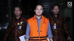 Ekspresi pihak swasta perantara suap, Eka Kamaluddin usai menjalani pemeriksaan perdana pascaterjaring operasi tangkap tangan (OTT) KPK, Jakarta, Jumat (11/5). Eka diperiksa sebagai tersangka dugaan suap APBN-P 2018. (Merdeka.com/Dwi Narwoko)