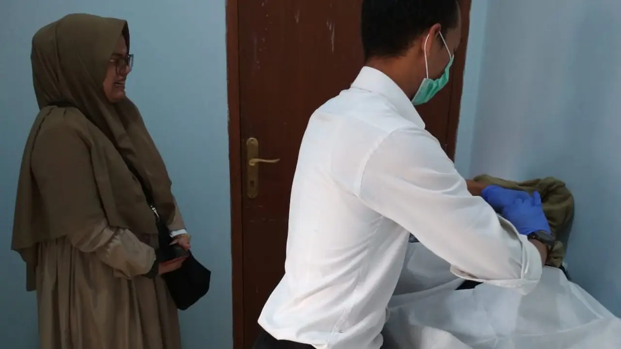 Nurida, lansianyang meninggal dunia di dalam pesawat lantaran kondisi kesehatan yang drop sesaat sebelum terbang kembali ke Jakarta.
