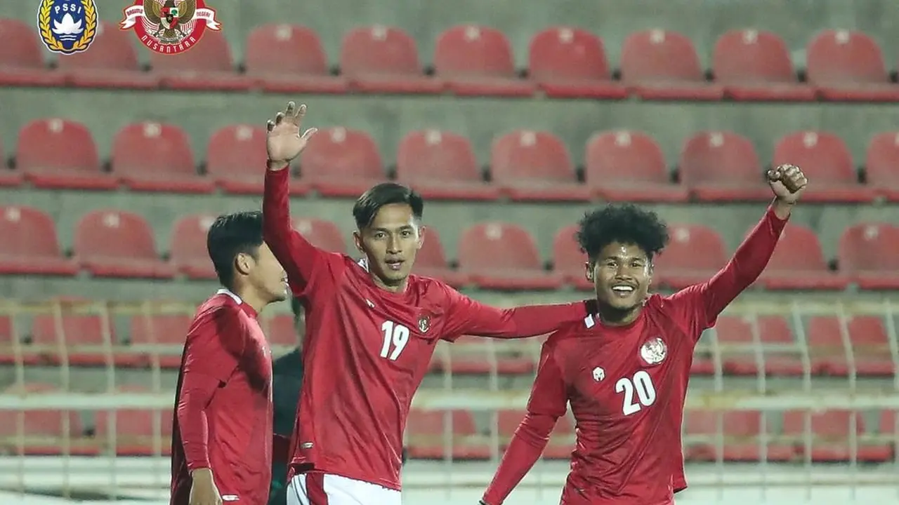 Penyerang Timnas Indonesia U-23, Hanis Saghara (kiri) dan Bagus Kahfi.