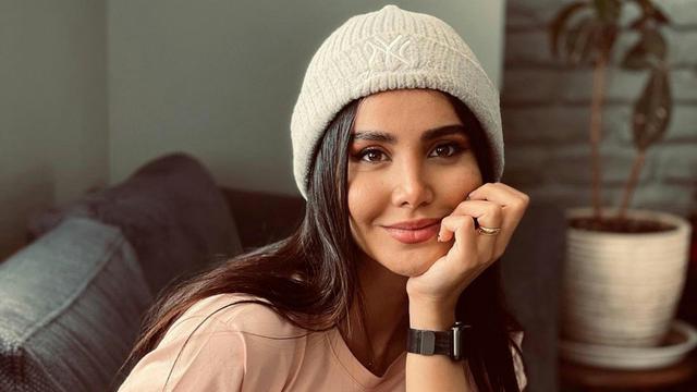 Ilustrasi wanita sederhana, apa adanya