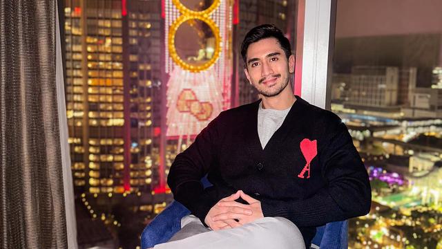 Brewoknya Makin Tebal, Ini 7 Potret Verrell Bramasta Waktu Liburan di Macau