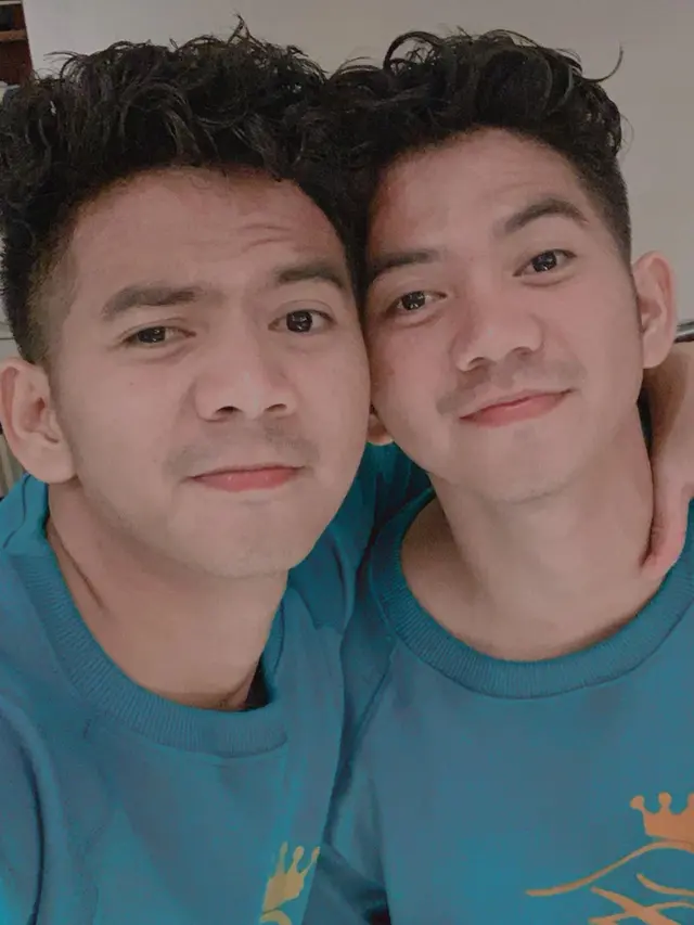 7 Potret Terbaru Rizki dan Ridho D'Academy dengan Rambut Keriting, Curi Perhatian