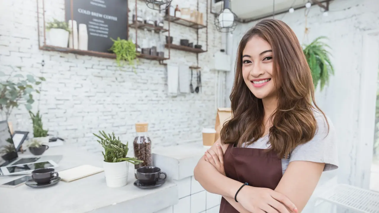 Cerita Perempuan Pemilik Bisnis UMKM yang Kelancaran Usahanya Terbantu Lewat Jasa Angkut Barang
