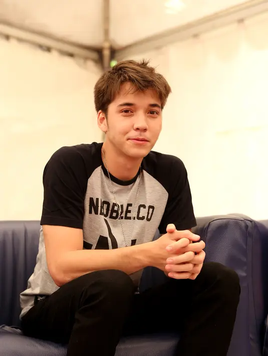 Dalam sinetron 'Anak Jalanan' ia memerankan Boy. Anak pasangan Clinton Avery (Amerika Serikat) dan Ellen Thelma Umboh, ini beradu akting dengan kekasihnya, Natasha Wilona. (Andy Masela/Bintang.com)