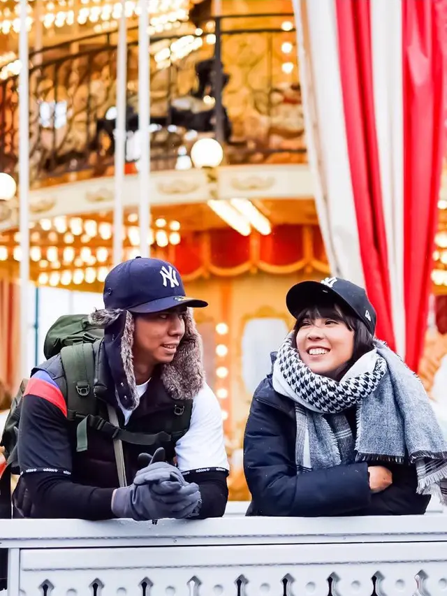 [Bintang] Harmonis, Ini 8 Foto Romantis Fitri Tropica dan Suami