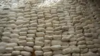Sebagian dari tangkapan 1,8 ton sabu dipajang di Madrid, Spanyol, Kamis (16/5/2024). Polisi Spanyol membongkar jaringan distribusi sabu-sabu utama dari kartel Sinaloa Meksiko setelah menyita 1,8 ton obat terlarang tersebut, kata polisi pada hari Kamis. (AP Photo/Manu Fernandez)
