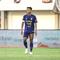 Pemain Persita Tangerang,&nbsp;Muhammad Toha saat berhadapan dengan Persebaya Surabaya&nbsp;pada pekan kedua BRI Super League 2025/2026 di Indomilk Arena, Sabtu (16/8/2025). (Bola.com/ Abdul Aziz)