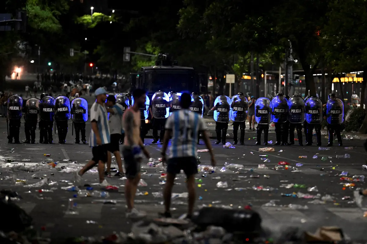 Bentrok Suporter dan Polisi di Perayaan Argentina Juara Piala Dunia 2022
