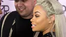 Pasangan Rob Kardashian dan Blac Chyna memang sudah menginjak hubungan yang serius. Bahkan, Rob sangat bahagia mendengar kabar kehamilan pertama Blac. (AFP/Bintang.com)