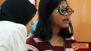Citizen6, Klaten: Kegiatan ini bertujuan untuk membantu siswa-siswi SD yang mengalami gangguan pengelihatan, terutama anak-anak dari keluarga kurang mampu, agar mata mereka dapat berfungsi kembali dengan baik. (Pengirim: Agus Susanto)