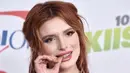 Meski bibirnya bengkak saat red carpet, namun Bella Thorne pun tetap mendapatkan dukungan dari fansnya. "wow, kamu sangat cantik!" tulis akun yensenmontero. (FRAZER HARRISON / GETTY IMAGES NORTH AMERICA / AFP)