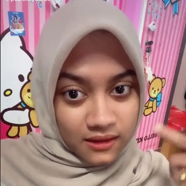 6 Potret Puput Wanita yang Mirip Ayudia Bing Slamet, Bak Pinang Dibelah Dua