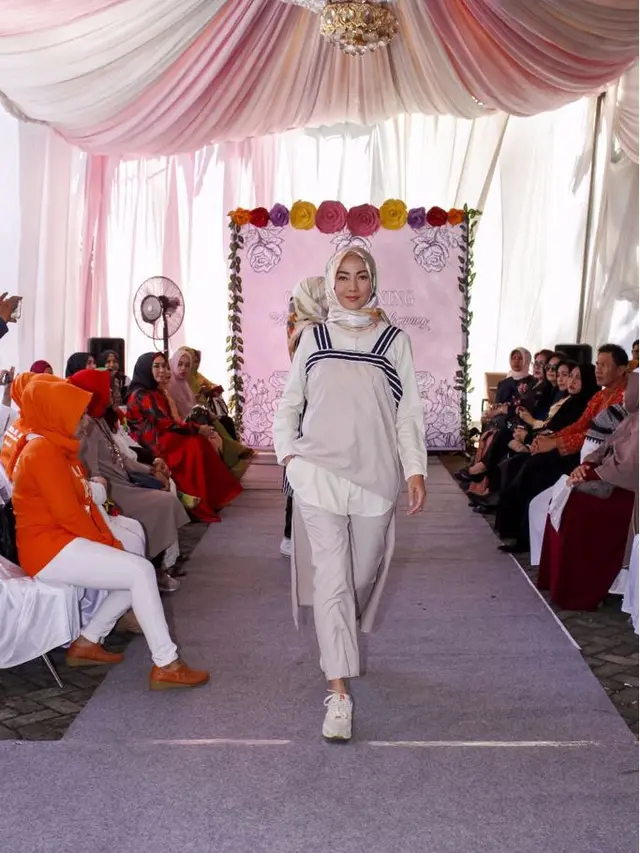 [Bintang] Sambut Ramadan, Intip Koleksi Hijab Ready to Wear dari Anggiasari Mawardi