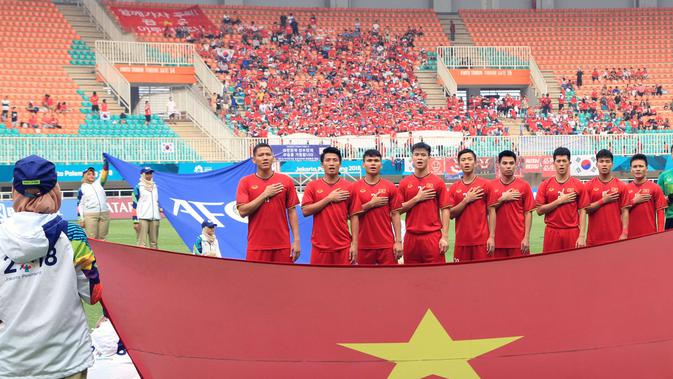 Timnas Vietnam U-23 jelang melawan Korea Selatan pada semifinal Asian Games 2018 di Stadion Pakansari, Cibinong, Bogor, Rabu (29/8/2018). (Bola.com/Dok. INASGOC)