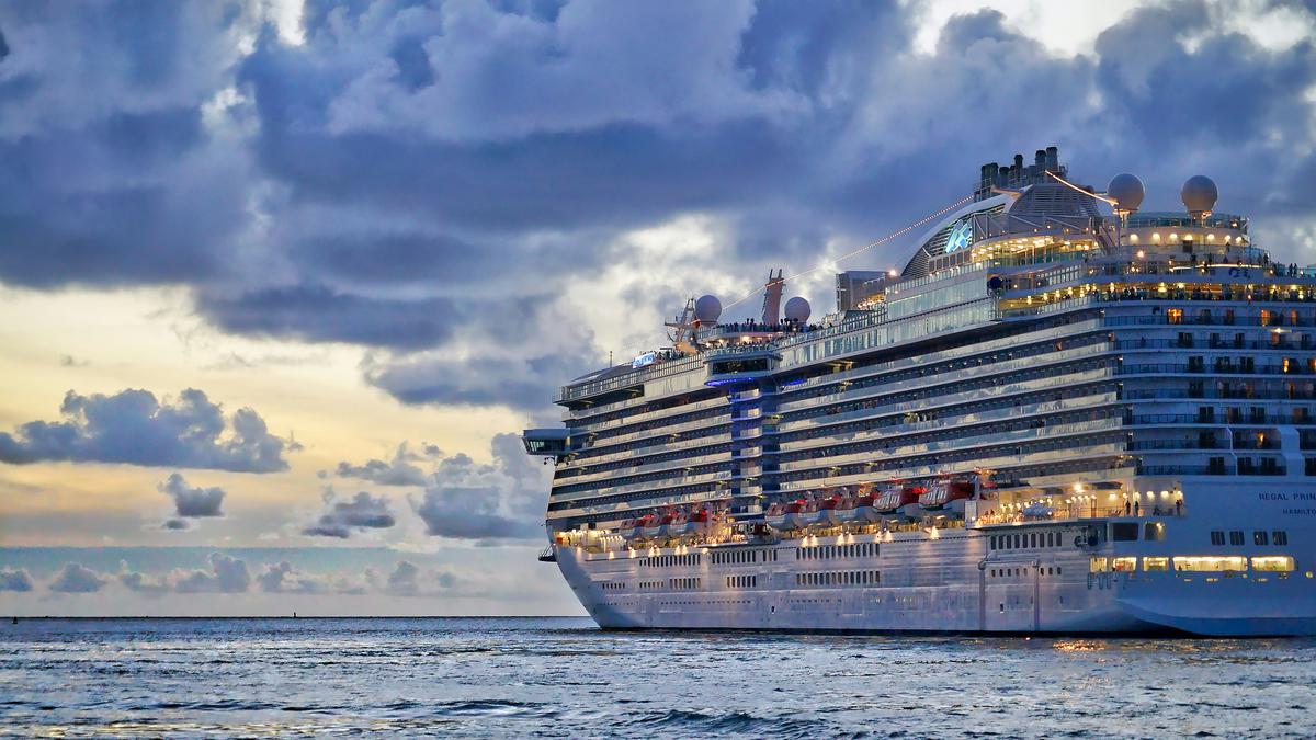 Wisata Kapal Pesiar Ramah Muslim Tanpa Alkohol Pertama di Dunia Berlayar di Malaysia