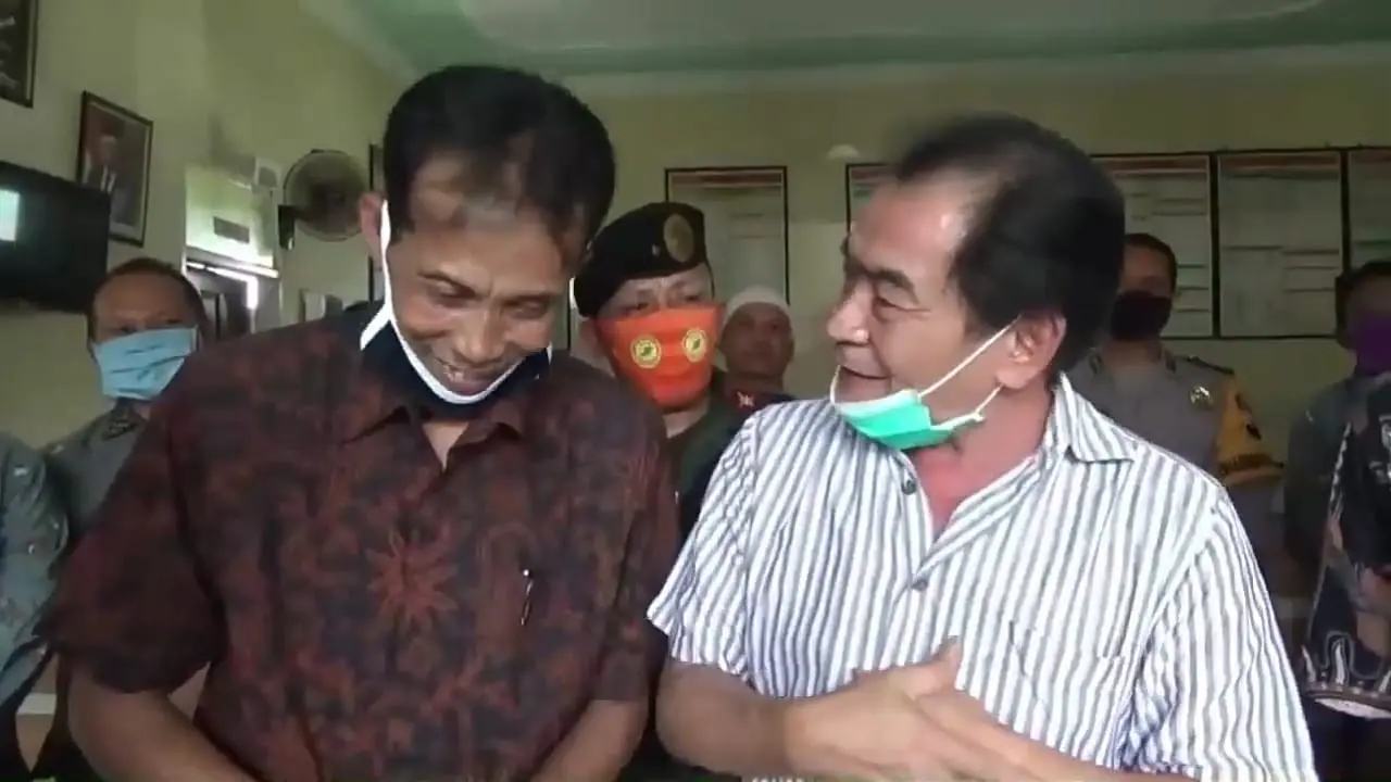 Bupati Banjarnegara, Budhi Sarwono saat mengklarifikasi tuduhan menolak bantuan provinsi. (Foto: Liputan6.com/Kominfo BNA)