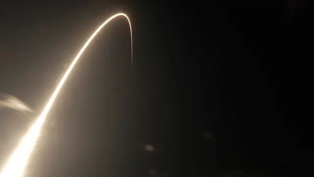 SpaceX Luncurkan 60 Satelit Starlink ke Orbit