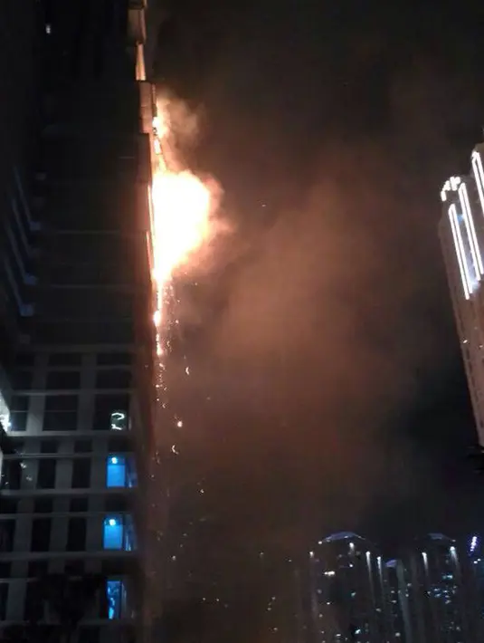 Belum diketahui apa penyebab kebakaran yang melanda Gedung Neo Soho tersebut, Jakarta Barat, Rabu (9/11). (Istimewa)