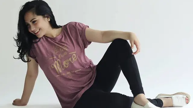 [Bintang] Seleb berkaos