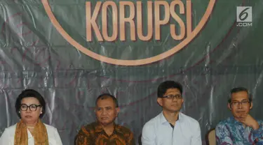 Ketua KPK Basaria Pandjaitan, Ketua KPK Agus Rahardjo, Wakil Ketua KPK Laode Muhammad Syarif dan Alexander Marwata saat menjadi pembicara diskusi " Sucikan Diri Lawan Korupsi" di gedung KPK, Jakarta, Jumat (25/5). (Merdeka.com/Dwi Narwoko)