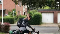 Papadimitriou bersepeda tempuh jarak 3.500 Km untuk sampai ke rumahnya.