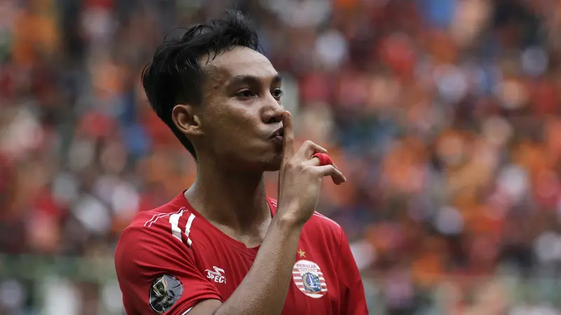 Gelandang Persija Jakarta, Novri Setiawan, merayakan gol yang dicetaknya ke gawang 757 Kepri Jaya. (Bola.com/Yoppy Renato)