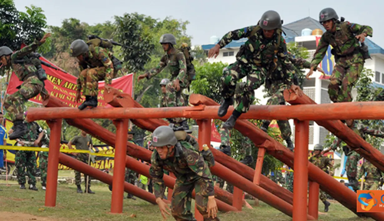 Citizen6, Cilandak: Perlombaan Halang Rintang ini diikuti 16 Batalyon dan dibuka oleh Komandan Korps Marinir Mayor Jenderal TNI (Mar) M. Alfan Baharudin. (Pengirim: Badarudin Bakri)